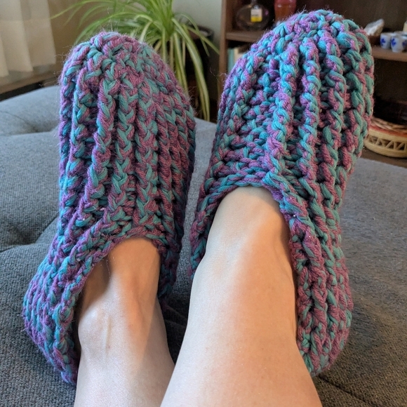 Handmade Knitted Acrylic Yarn Slippers Pantouffles Blue Purple - Picture 1 of 5
